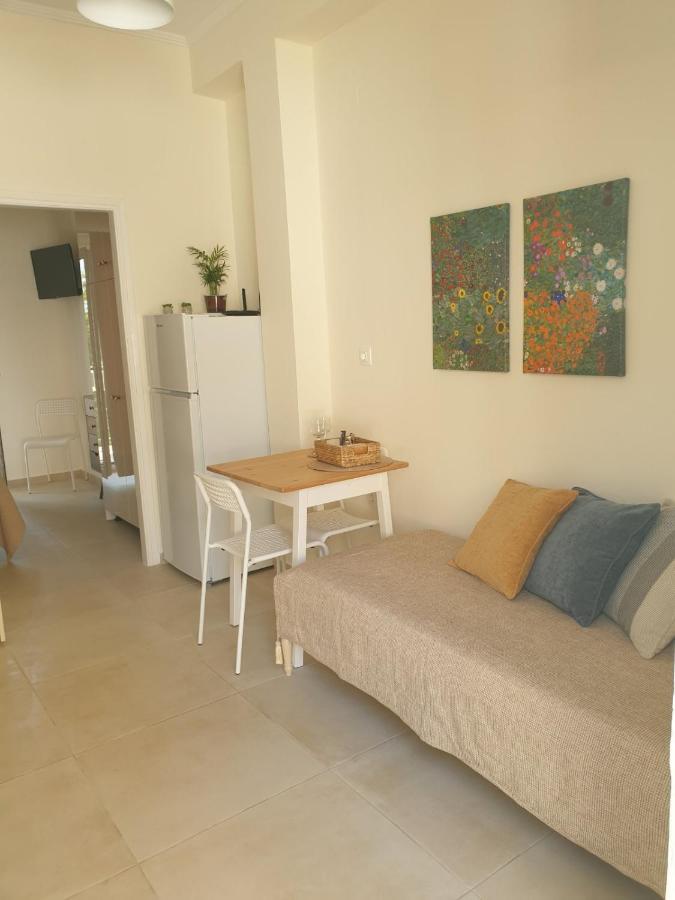 Ilianas Place Ágios Matthaíos Exteriör bild